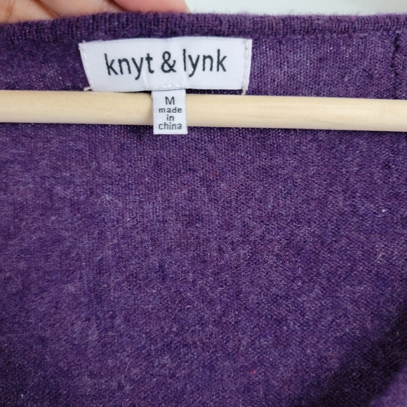 Knit & Link Women's Purple  100% Cashmere V-neck Ribbed Cuffs Sweater Sz Medium - Picture 9 of 11